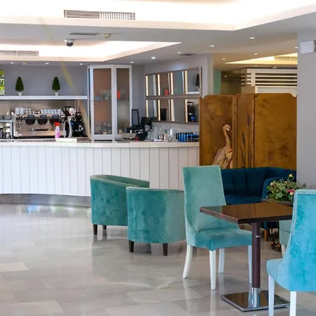 Oasis Hotel 2*